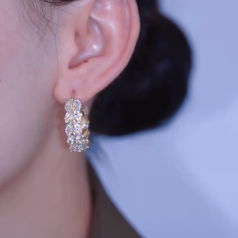 أقراط حلقة الألماس الذهبية 💍
